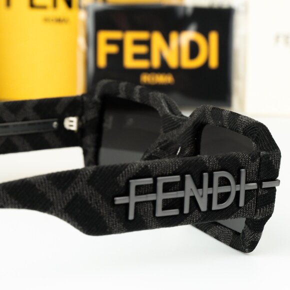 Fendi Women Sunglasses Grey Monogram Rectangle FE40074U FENDIGRAPHY 05A NEW